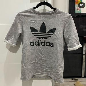 Adidas sweater tee